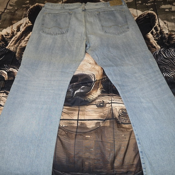 Moved To Booth - Picture 4 of 5